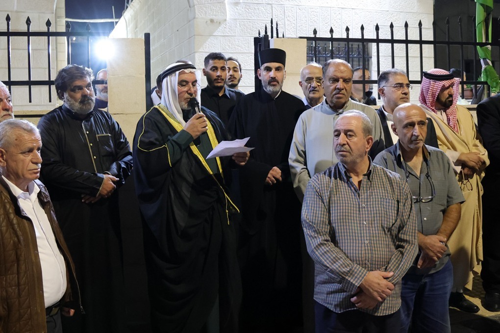 وقفة تضامنية في جبل التاج تنديداً بالاعتداء على كنيسة حمود 