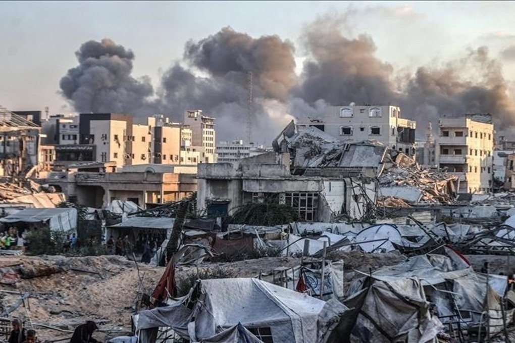 V izraelskih napadih na Gazo ubitih najmanj 25 ljudi