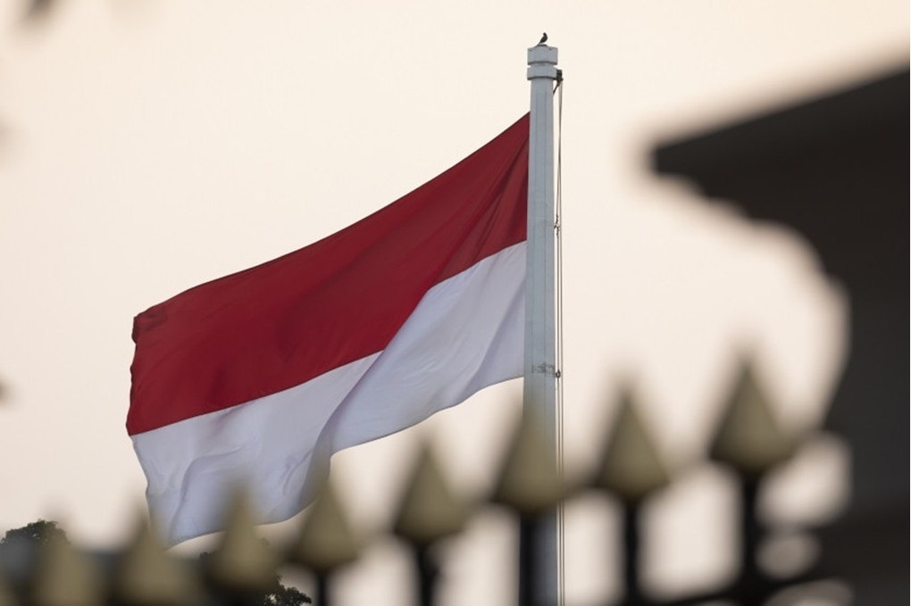 54 جريحا بانفجار مجهول المصدر في مسجد داخل مدرسة بالعاصمة الإندونيسية