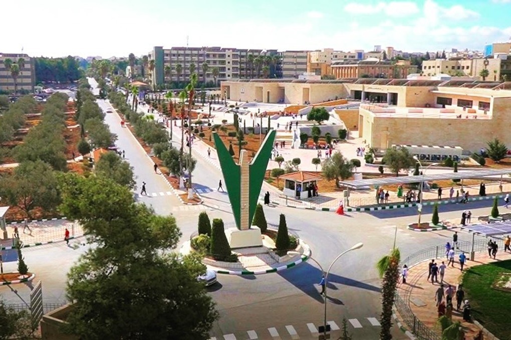 "اليرموك" تطلق برنامجي قروض ومساعدات مالية لطلبتها 