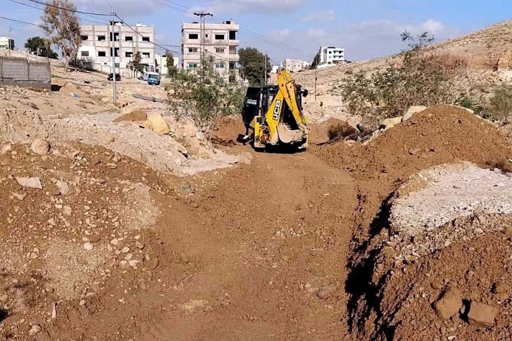 بلدية الهاشمية تستمر في جهودها للتعامل مع آثار الأمطار والسيول 