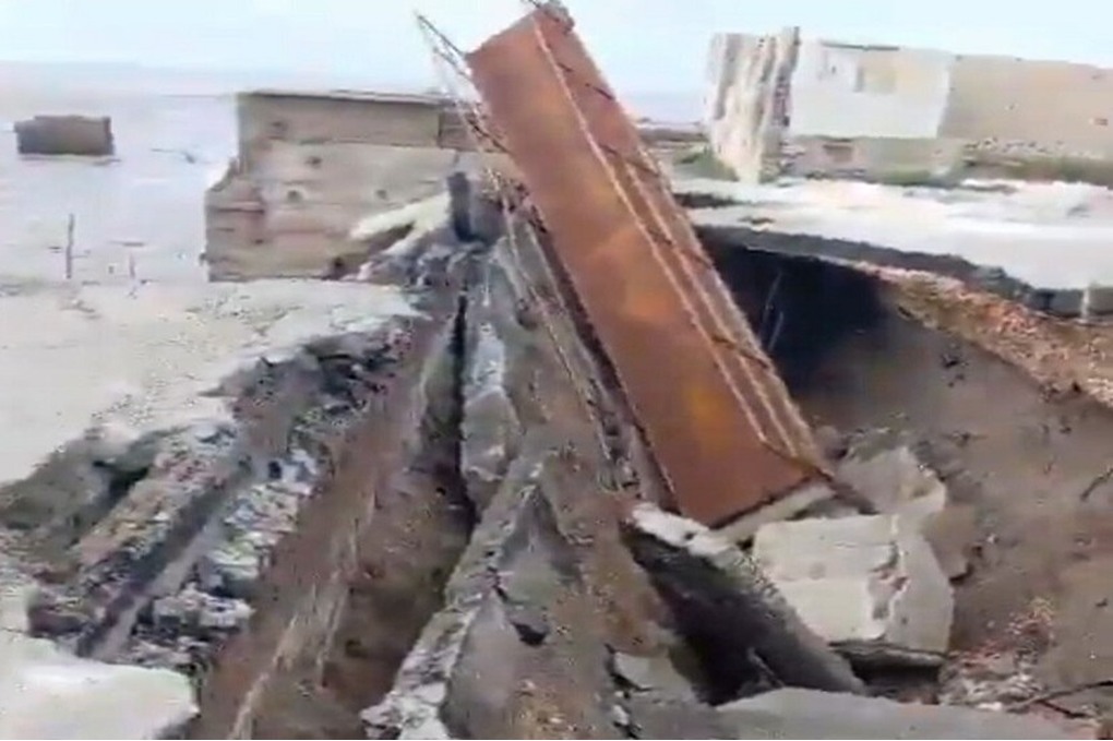 انهيار جسر العريضة الحدودي بين لبنان وسوريا 