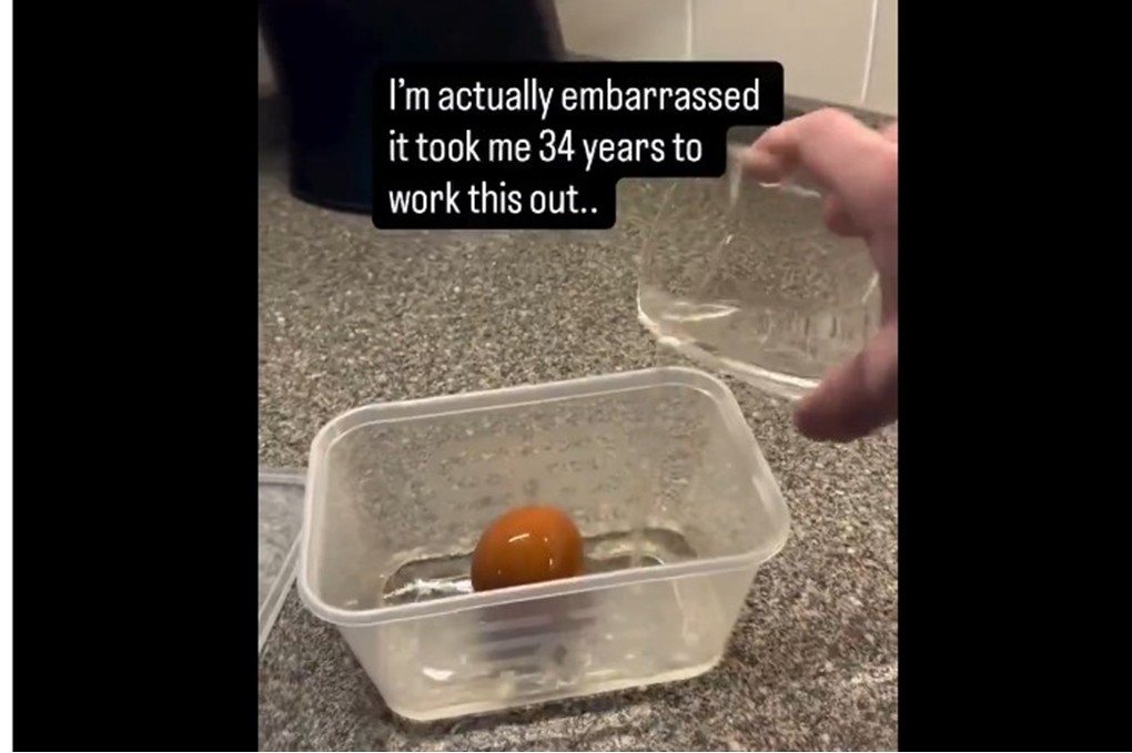 كم كان عمرك عندما عرفت هذه الطريقة السهلة جدًا لسلق البيض ؟ 