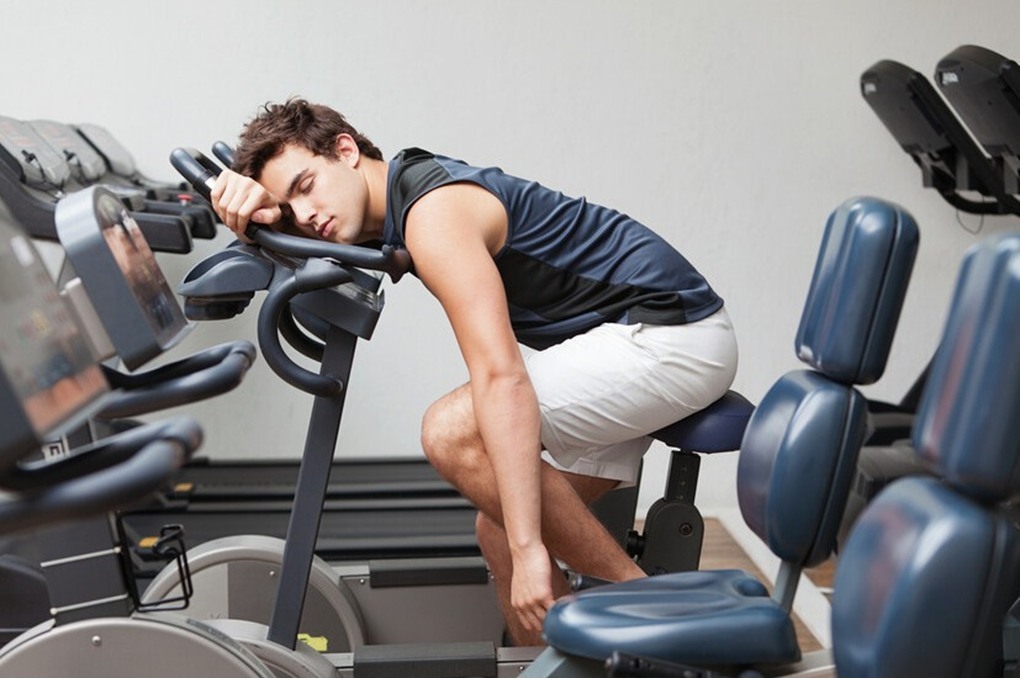 دراسة تكشف الأولوية بين النوم والرياضة 