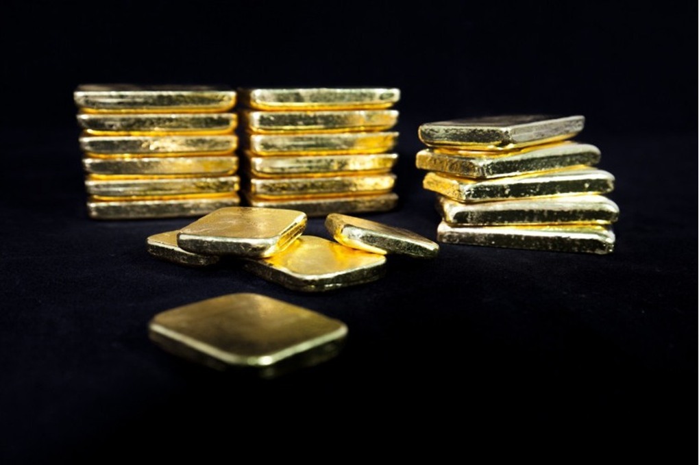 الذهب عالميا يرتفع إلى مستوى قياسي جديد