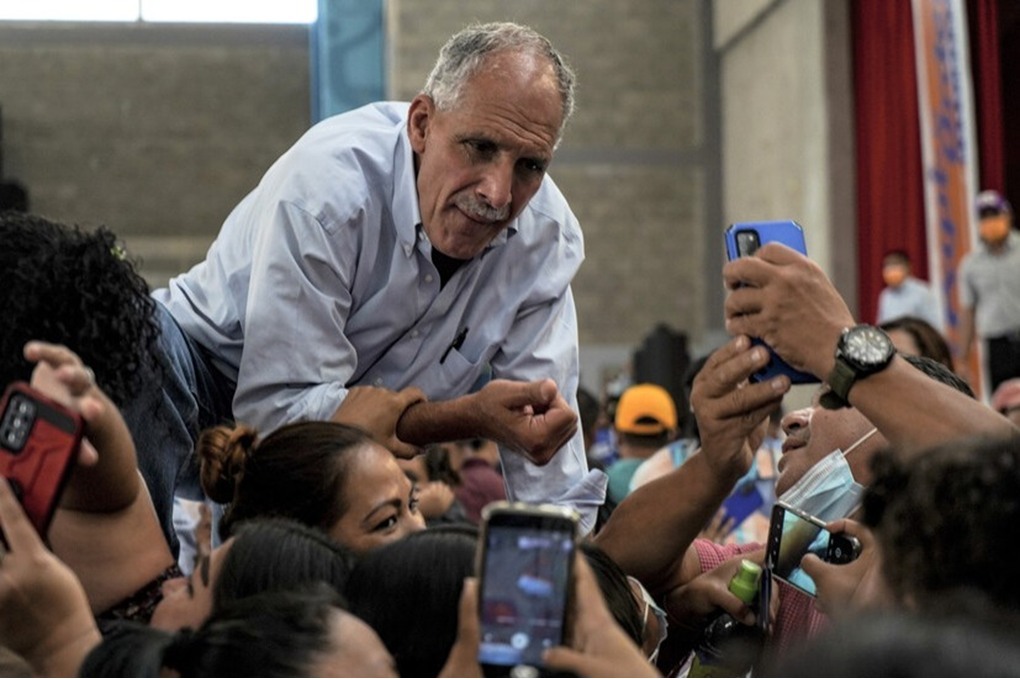 الولايات المتحدة تهنئ عصفورة بالفوز في الانتخابات الرئاسية في هندوراس 