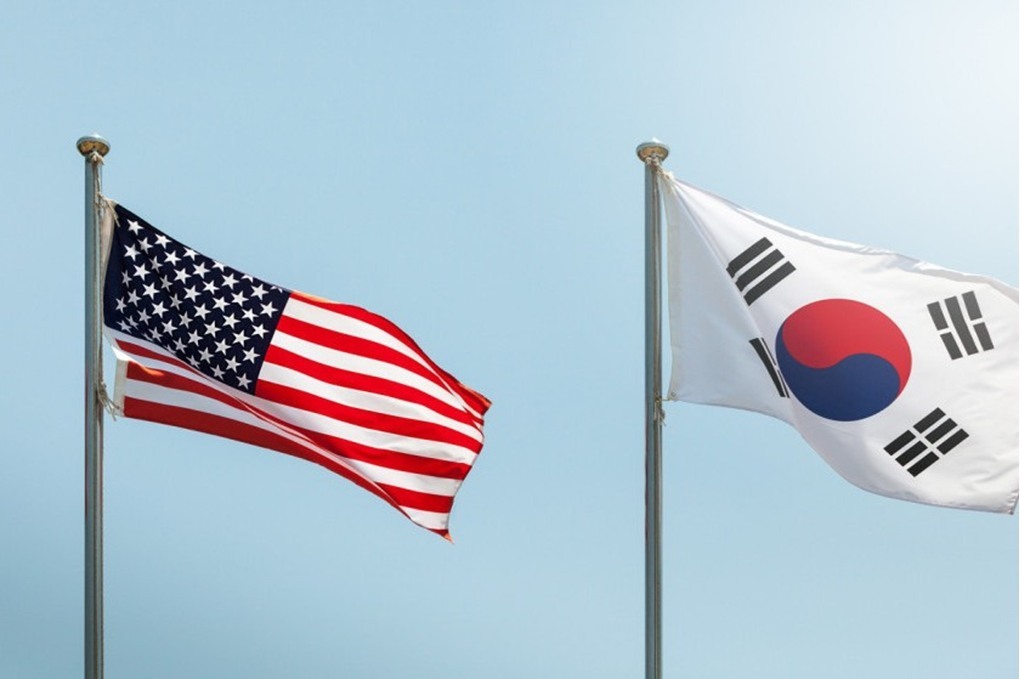 كوريا الجنوبية: سندرس طلب ترامب إرسال سفن حربية إلى مضيق هرمز 