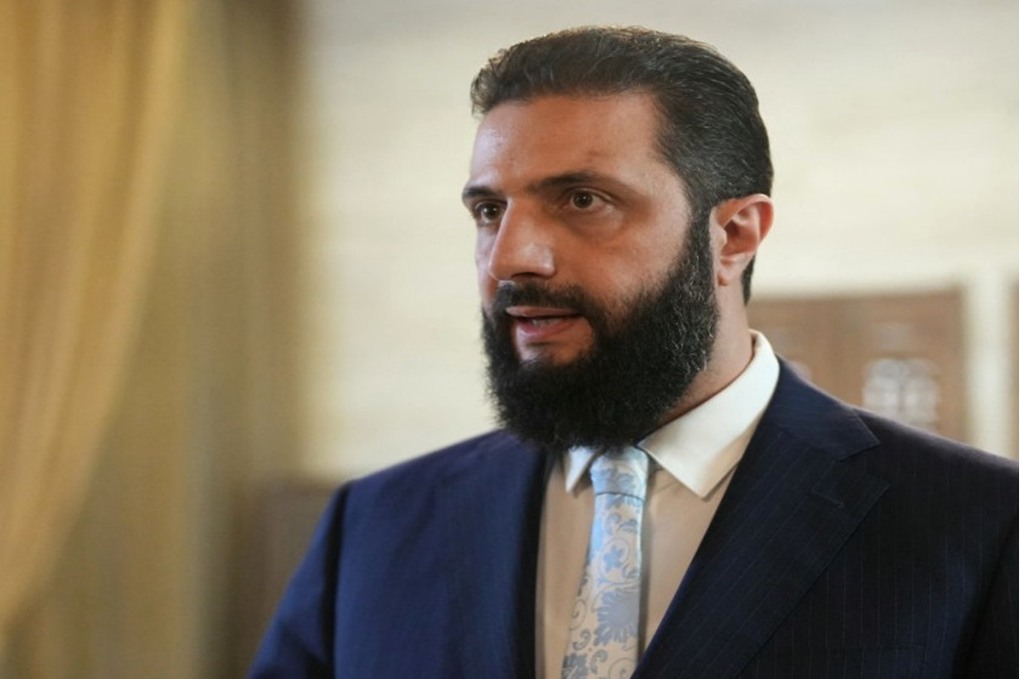 الشرع يقول إنه يعمل على إبعاد سوريا عن النزاع في الشرق الأوسط 