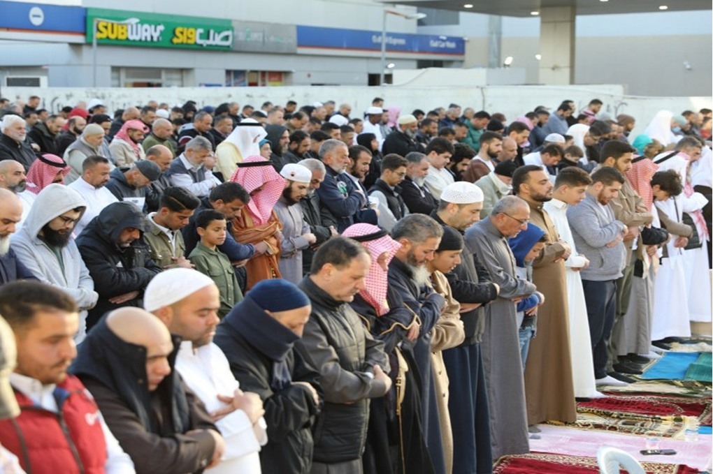 الأردنيون يؤدون صلاة عيد الفطر في جميع المحافظات 
