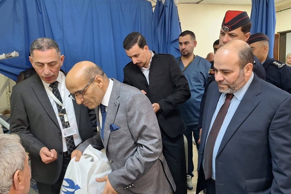 متصرف الرصيفة ومدير الأوقاف يشاركون المرضى في مستشفى الأمير فيصل فرحة العيد 