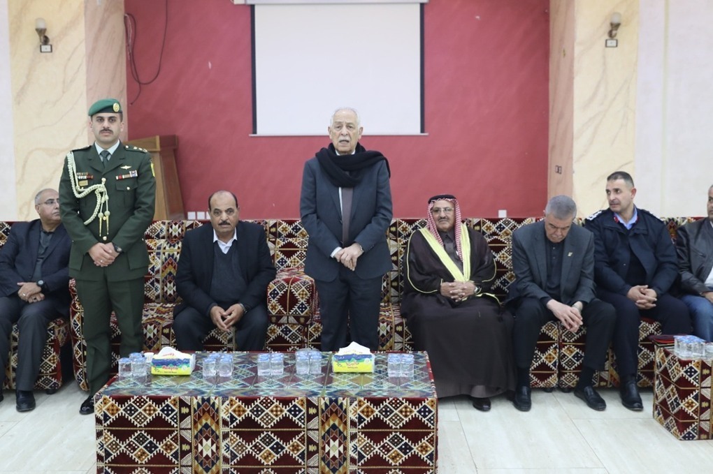 العيسوي يعزي عشيرة الصقور