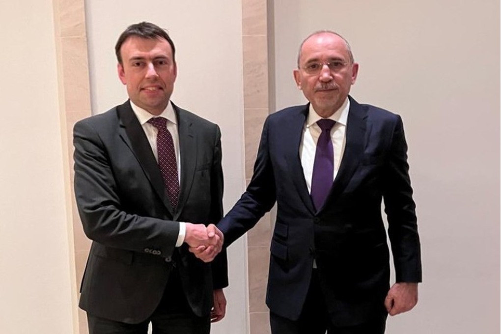 وزير الخارجية يلتقي وزير الدولة البرلماني ونائب وزير الدفاع الألماني في برلين 