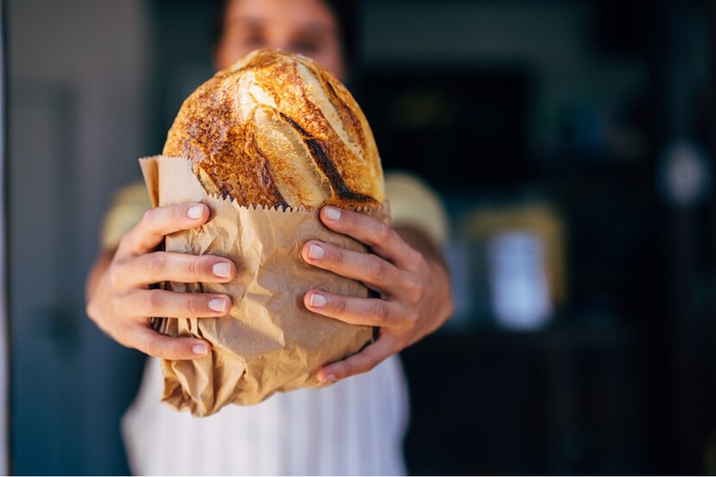 كيف يسبب الخبز السمنة حتى دون زيادة كمية الطعام؟