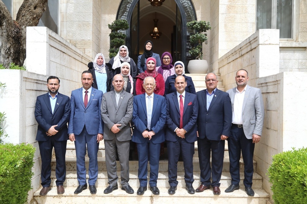 العيسوي: الملك يقود تحركات دبلوماسية فاعلة تضع المصالح الوطنية في مقدمة الأولويات