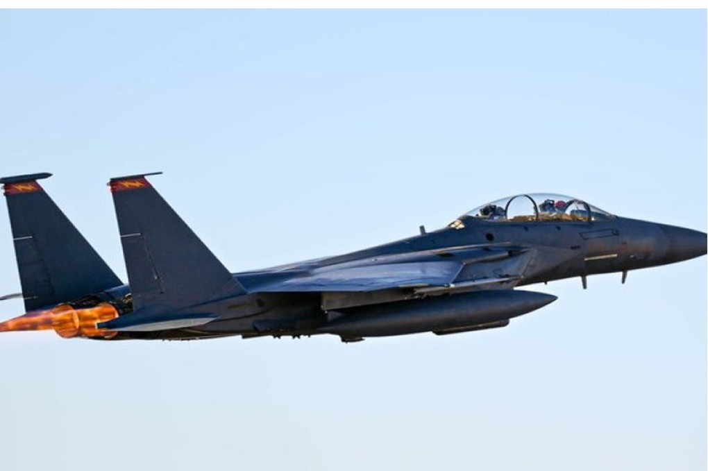 تحطم طائرة قتالية أميركية ثانية في منطقة الخليج وإنقاذ طيارها 