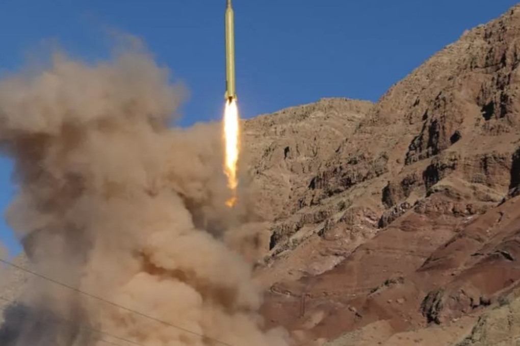 سقوط رأس حربي من صاروخ عنقودي بتل أبيب دون أن ينفجر