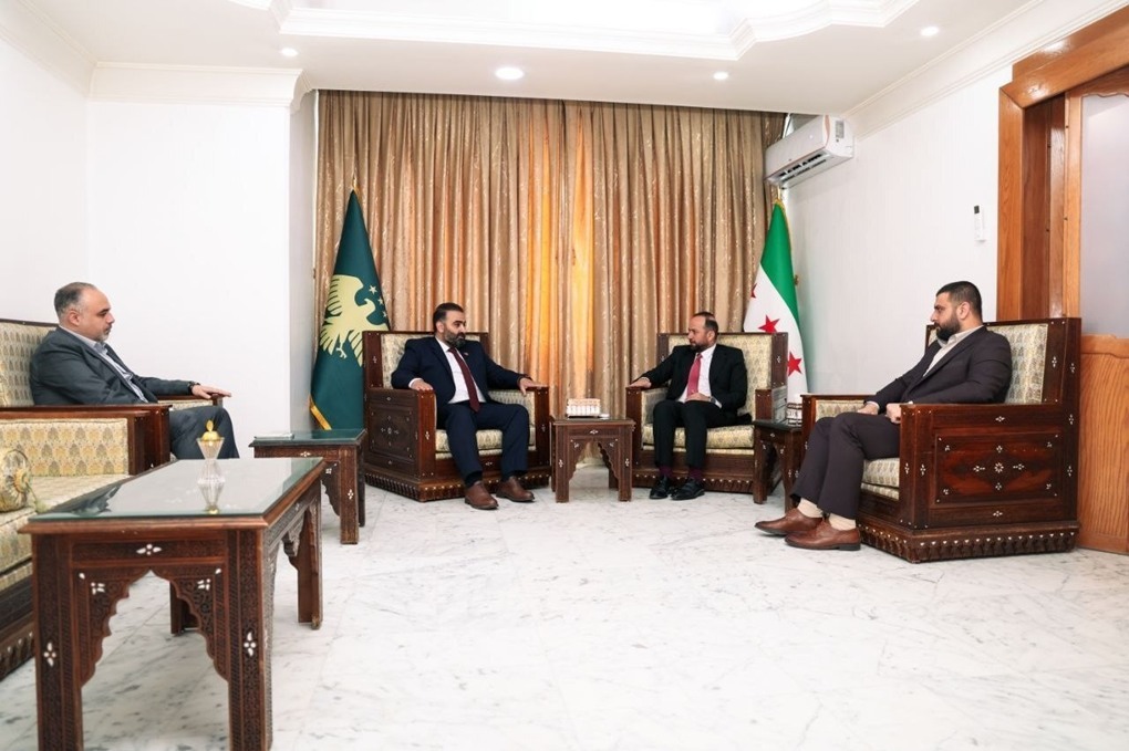 وزير الإعلام السوري الجديد يتسلم مهامه 