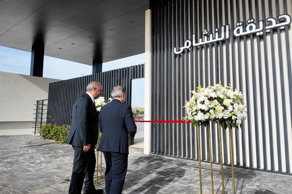 رئيس الوزراء يفتتح حديقة 