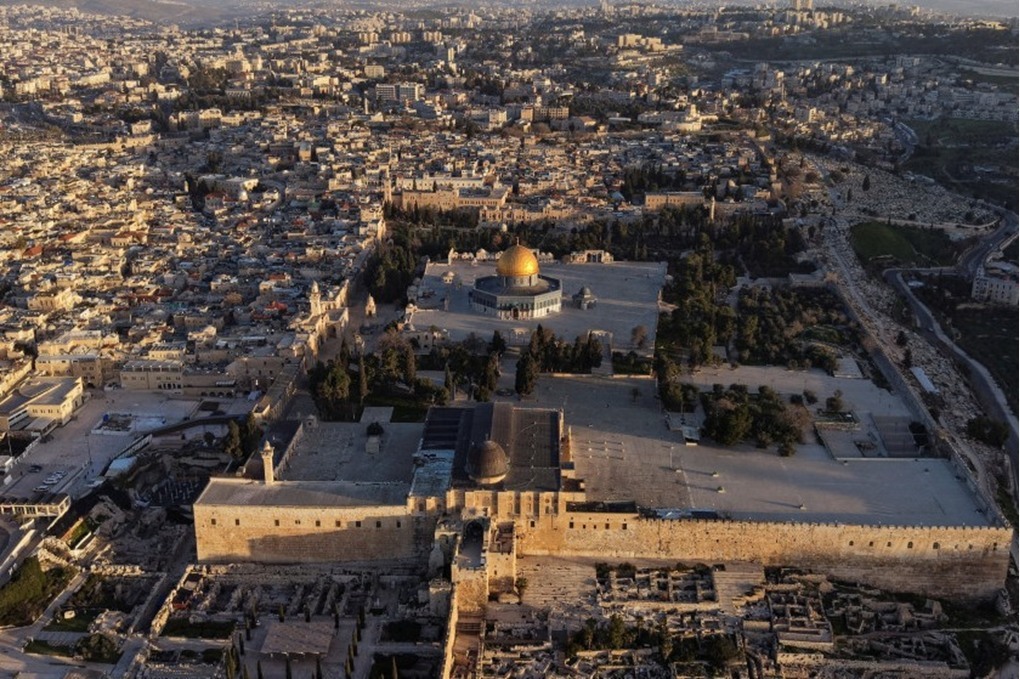 محافظة القدس تحذر من تراجع غير مسبوق في أعداد حراس المسجد الأقصى 