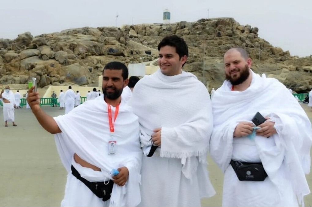 علماء الأزهر يحذرون الحجاج من الانشغال بالتصوير في الكعبة 