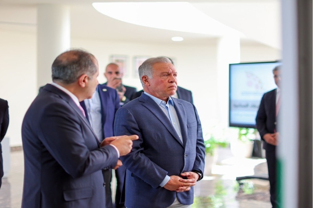 الملك يوجه الحكومة لإنشاء مركز صحي شامل لخدمة محافظة الزرقاء