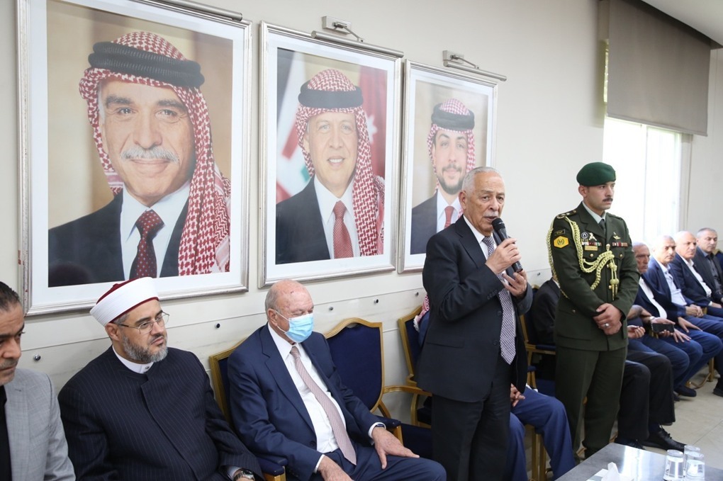 مندوبا عن الملك وولي العهد.. العيسوي يعزي الصرايرة