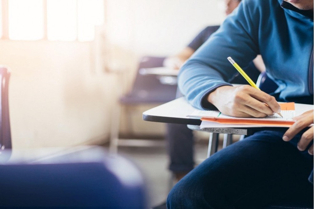 إتاحة كتب مواد التخصص للمسار الأكاديمي للصفين الحادي عشر والثاني عشر 