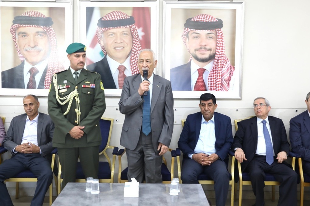 مندوبا عن الملك وولي العهد... العيسوي يعزي عشيرة الرواشدة 