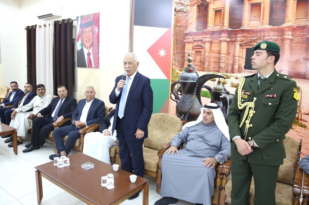 مندوبا عن الملك وولي العهد.. العيسوي يعزي الحراحشة وبني سعيد 