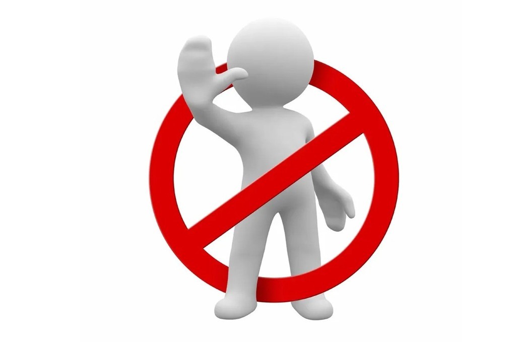تل أبيب تمنع دخول صرصور إلى إسرائيل