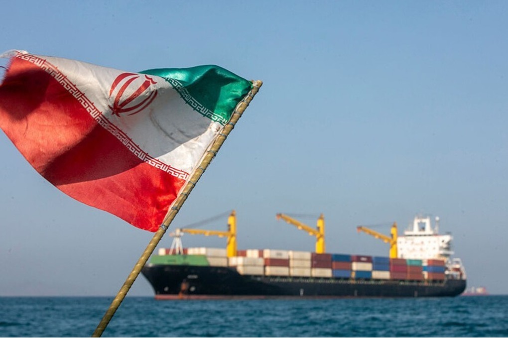 إيران تدين الهجمات الأمريكية على ناقلة نفط وبرج اتصالات