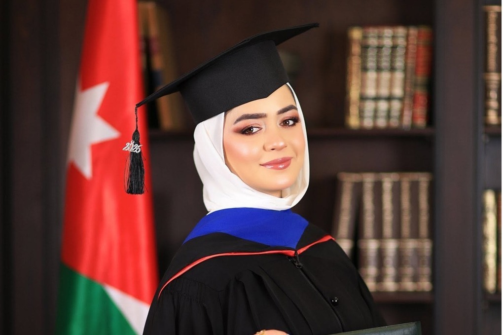 تهنئة للدكتورة شام خلدون عبيدات بمناسبة حصولها على شهادة الط