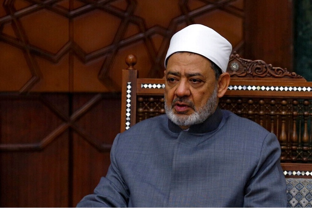 شيخ الأزهر يعلق على سلوك "غريب" للأسر المصرية 