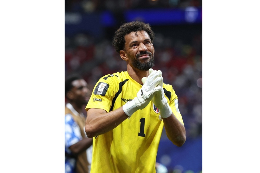 شعبية قياسية .. حارس الرأس الأخضر يتحول إلى ظاهرة عالمية بعد كأس العالم 