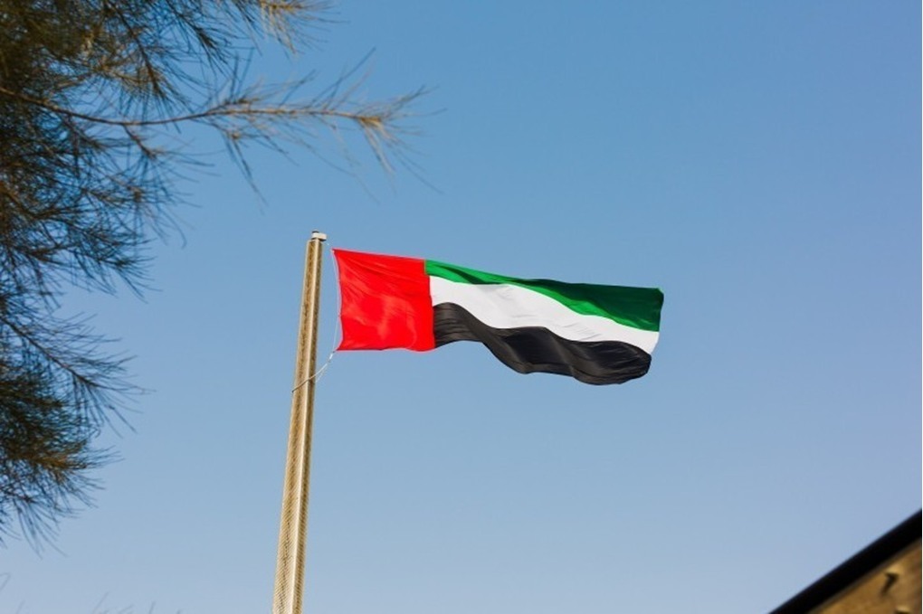 الداخلية الإماراتية: الدفاعات الجوية تتعامل الآن مع تهديد صاروخي 