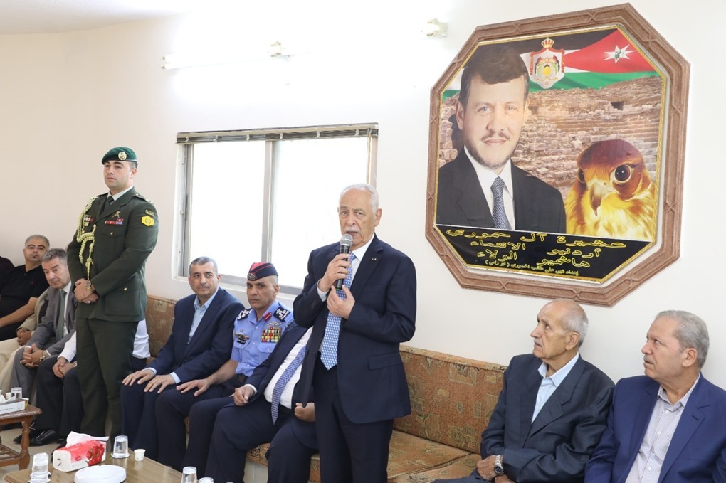 مندوبا عن الملك وولي العهد.. العيسوي يعزي عشيرة الحموري 