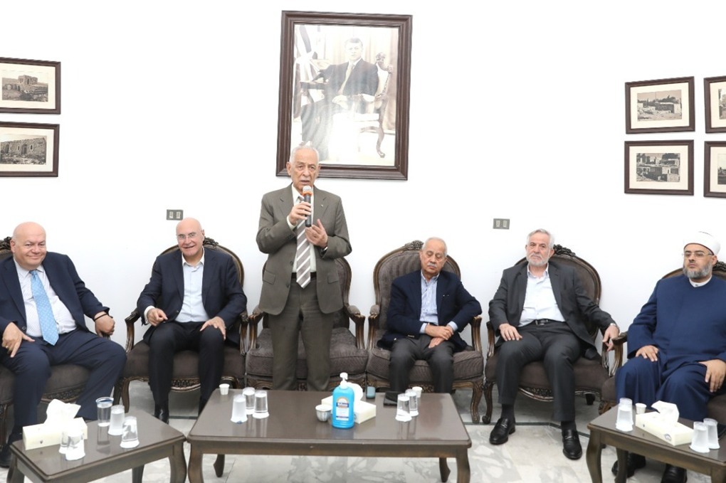 مندوبا عن الملك وولي العهد... العيسوي يعزي عشيرة البدري 