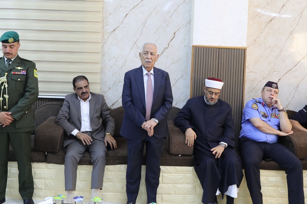 مندوبا عن الملك وولي العهد.. العيسوي يعزي نقرش والغنميين _اخر الأخبار